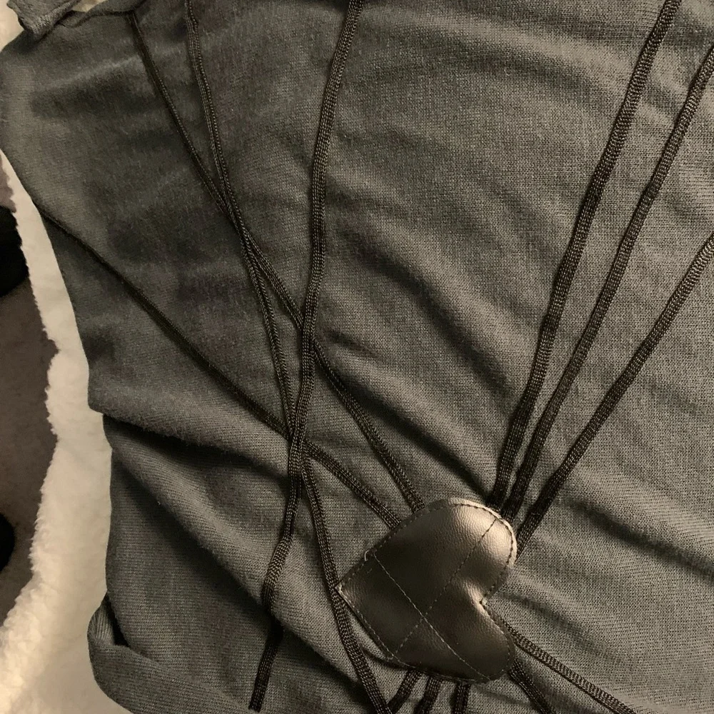 Heavy Red Black Women's Heart Hoodie - Picture 5 of 6